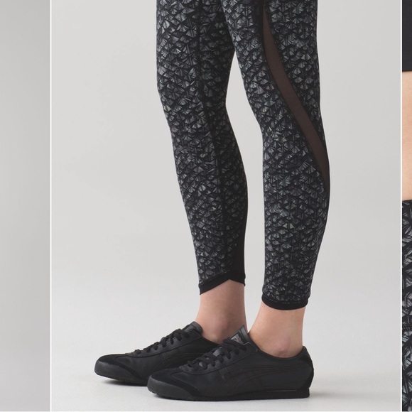 Lululemon Featherlight Tight - Picture 9 of 9